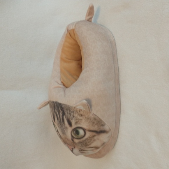 Cat Face Slippers - Picture 3 of 10